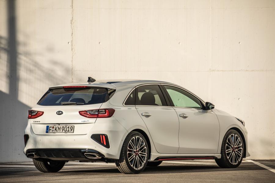  Kia Ceed GT 2018 года  (WW) (фото 34 из 51)